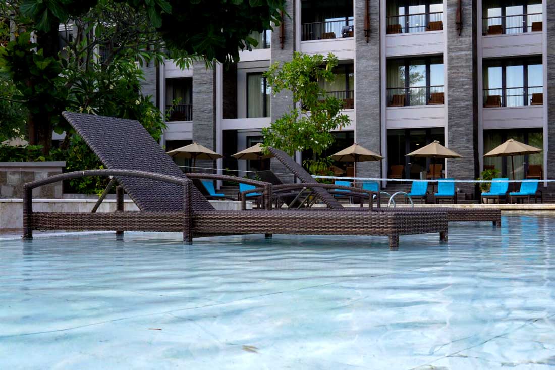 high end outdoor furniture manufacturer