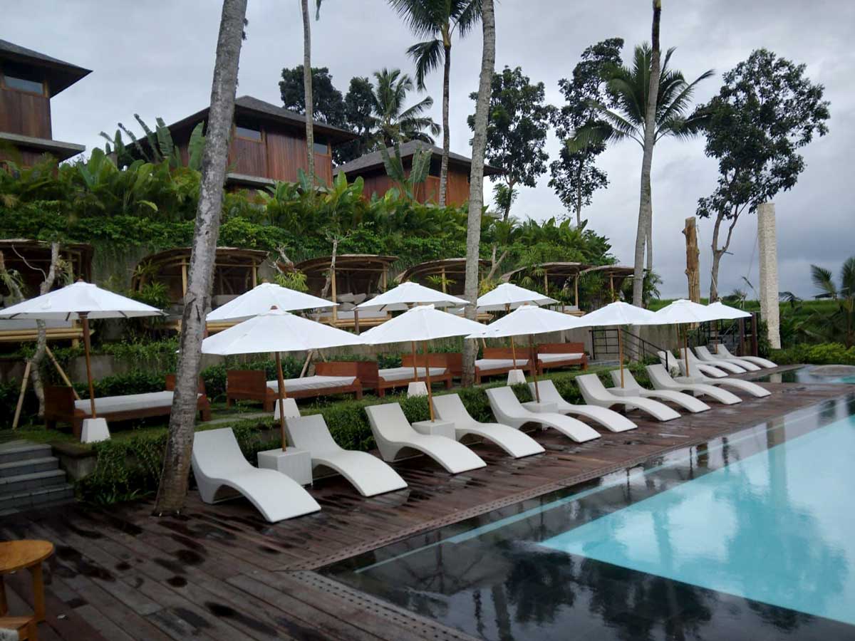 high end outdoor furniture manufacturer