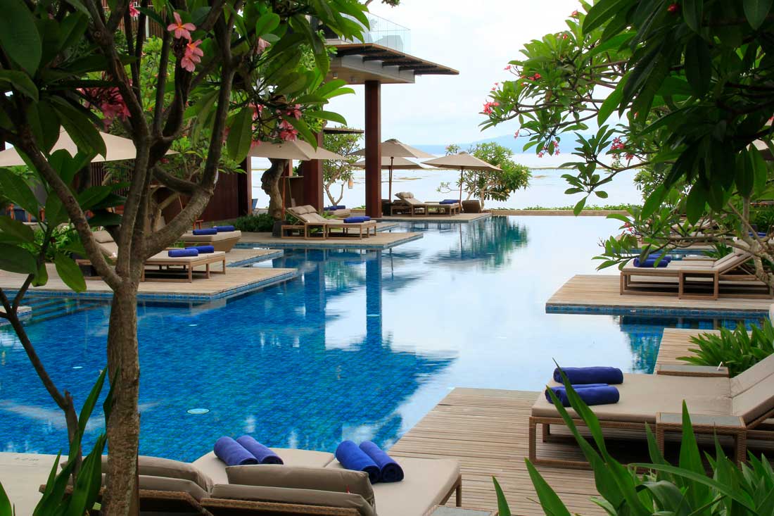 high end outdoor furniture manufacturer