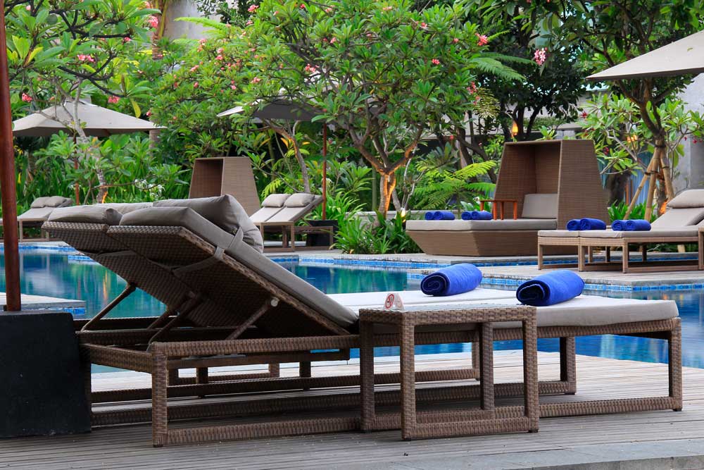 high end outdoor furniture manufacturer