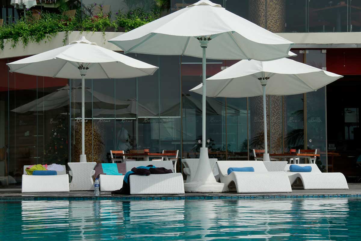 high end outdoor furniture manufacturer